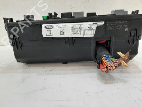 Fuse box LAND ROVER RANGE ROVER IV (L405) 4.4 SDV8 4x4 | BP30094744E1