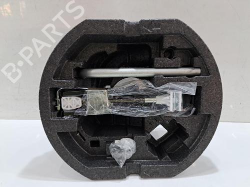 jack-kit-skoda-fabia-iii-nj3-2014-2015-2016-2017-2018-2019-2020-2021-36106285 main image