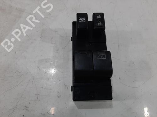Used Switch Switch NISSAN MICRA IV (K13K, K13KK) 1.2 (80 hp) 33699866 33699866