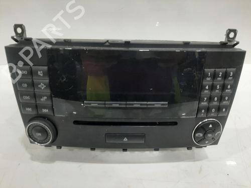 Used Radio MERCEDES-BENZ C-CLASS (W203) C 200 Kompressor (203.042) (163 hp) 26808669