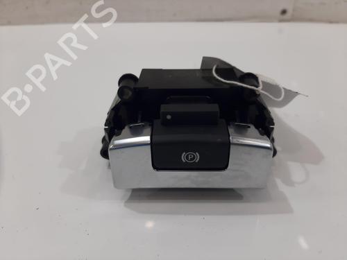 hand-brake-jaguar-i-pace-x590-2018-33467065 main image