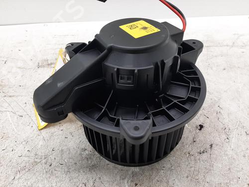 Gebläsemotor für VOLVO XC40 (536) T5 AWD (247 hp) 31305002