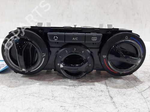 AC Styreenhet / Manøvreringsenhet PEUGEOT 2008 I (CU_) 1.6 HDi (92 hp) 30517420