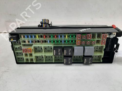 Used Fuse box LAND ROVER RANGE ROVER IV (L405) 4.4 SDV8 4x4 (340 hp) 26867621