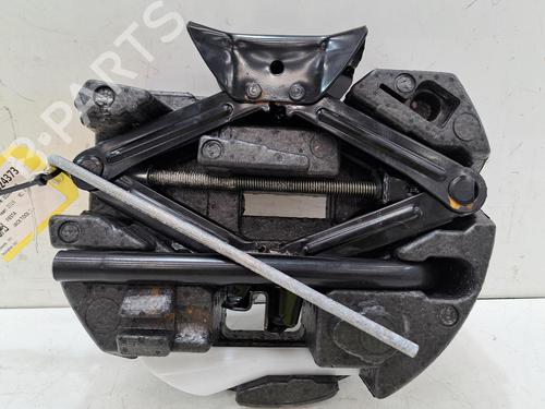 jack-kit-ford-fiesta-vi-cb1-ccn-2008-38919221 main image