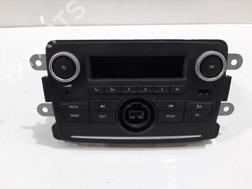 Used Radio Radio DACIA SANDERO II TCe 90 (B8M1, B8MA, B8AC) (90 hp) 34038543 34038543