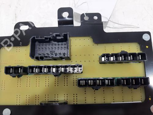 Fuse box ASTON MARTIN DB12 Volante 4.0 V8 | BP37157607E1 - Image 5