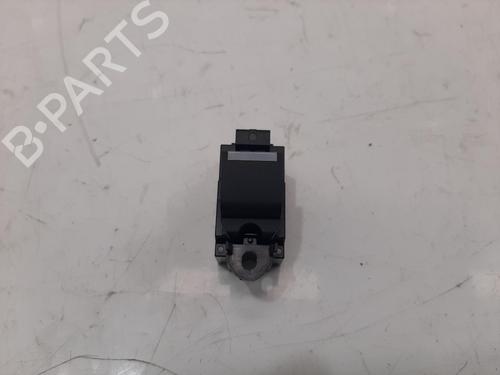 kombi-kontakt-stilkkontakt-jaguar-i-pace-x590-2018-34178753 main image