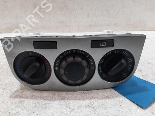Used Climate control VAUXHALL CORSA Mk III (D) (S07) 1.0 i 12V (L08) (65 hp) 32976774