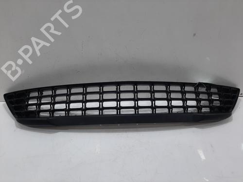 Used Grille VAUXHALL ZAFIRA Mk III (P12) 1.4 (75) (140 hp) 30324121