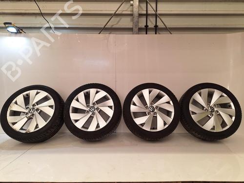 flgst-vw-golf-viii-cd1-da1-2019-36662176 main image