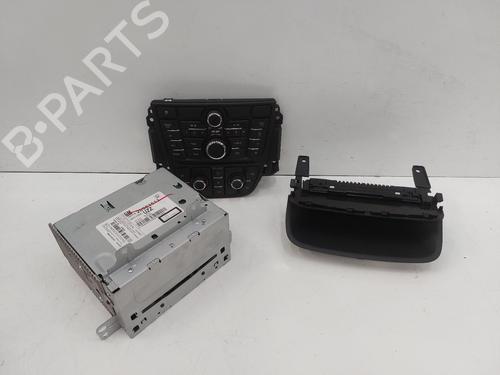Used Radio VAUXHALL MERIVA Mk II (B) (S10) 1.4 (101 hp) 26794560
