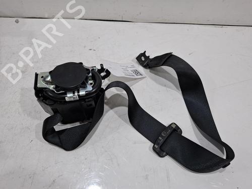 rear-right-seatbelt-renault-arkana-i-lcm_-ldn_-2019-39070754 main image