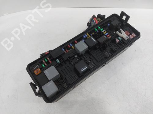 fuse-box-land-rover-discovery-v-l462-2016-26838313 main image