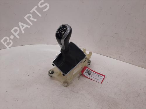 Used Gear lever Gear lever VOLVO V40 Hatchback (525) D3 (150 hp) 33647652 33647652