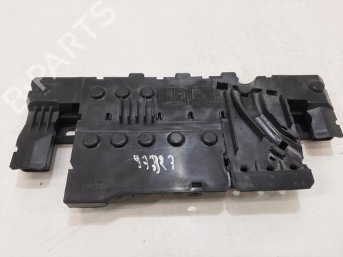 Used Fuse box LAND ROVER RANGE ROVER IV (L405) 4.4 SDV8 4x4 (340 hp) 30179436