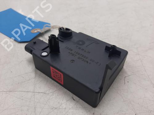 Computer TESLA MODEL 3 (5YJ3) EV AWD | BP29266146M11 - Image 2