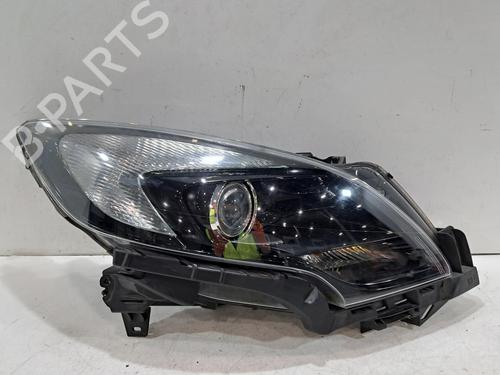 Used Right headlight VAUXHALL ZAFIRA Mk III (P12) 1.8 (75) (140 hp) 30286751