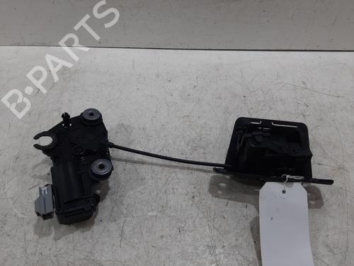 tailgate-lock-volvo-xc40-536-2017-32270576 main image
