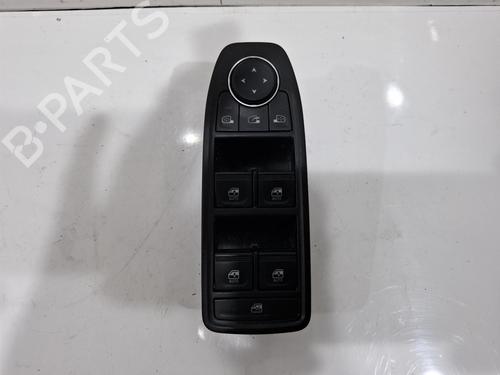 mando-elevalunas-delantera-derecho-renault-clio-v-b7_-2019-39413497 main image