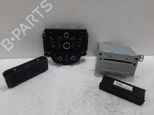 Used Radio VAUXHALL ASTRA Mk VI (J) (P10) 1.6 (115 hp) 30304469