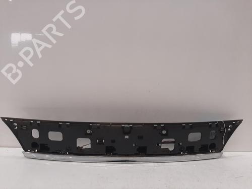 Used Tailgate handle VAUXHALL MERIVA Mk II (B) (S10) 1.4 (120 hp) 28039822
