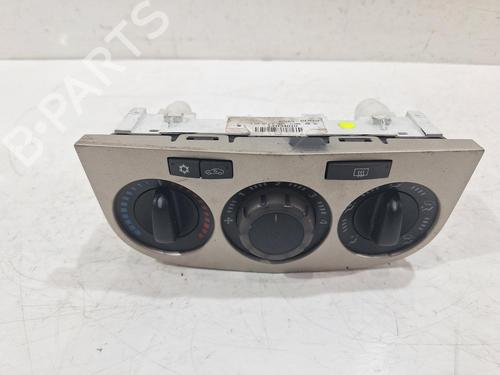 Used Climate control VAUXHALL CORSA Mk III (D) (S07) 1.2 (L08) (80 hp) 32144495