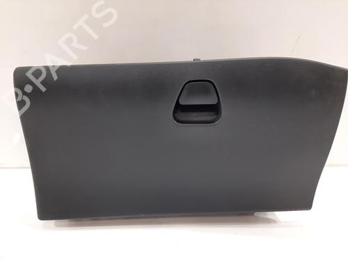 glove-box-toyota-aygo-x-_b7_-2022-33987171 main image