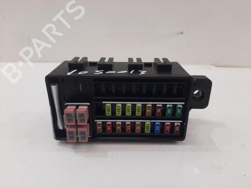 Used Fuse box Fuse box 37272297 37272297