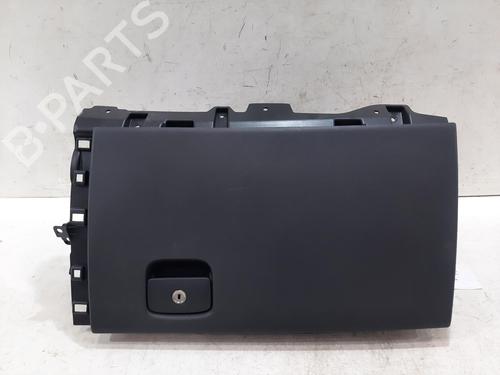 glove-box-jaguar-i-pace-x590-2018-33435852 main image