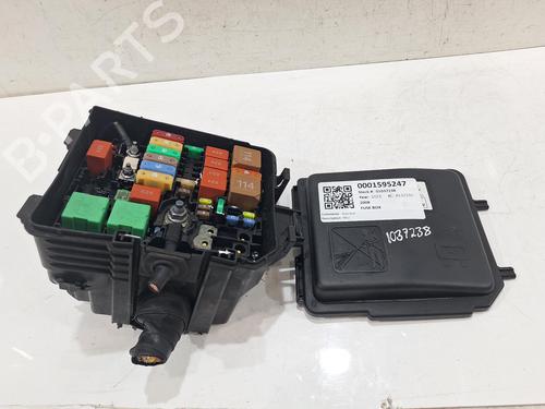 Used Fuse box Fuse box 31059638 31059638