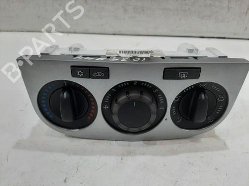 Used Climate control VAUXHALL CORSA Mk III (D) (S07) 1.4 (L08) (101 hp) 31685623