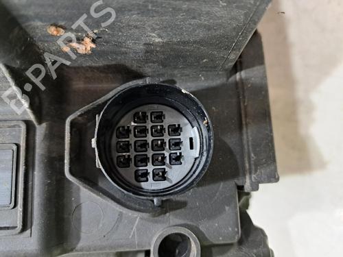 Right headlight LAND ROVER RANGE ROVER IV (L405) 4.4 SDV8 4x4 | BP29988926C29 