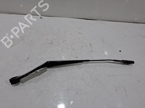 Used Front windshield wiper arm Front windshield wiper arm 39070796 39070796