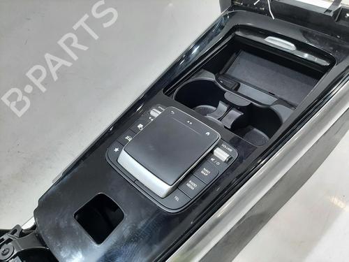 Konsola środkowa MERCEDES-BENZ GLA (H247) GLA 200 d (247.712) | BP30694814I22