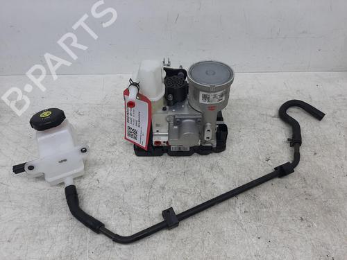 Used Brake master cylinder HYUNDAI IONIQ (AE) 1.6 GDI Hybrid (141 hp) 31360921