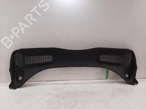 Griglia sotto parabrezza Griglia sotto parabrezza FORD KUGA II (DM2) 1.5 TDCi (120 hp) 37245142 37245142