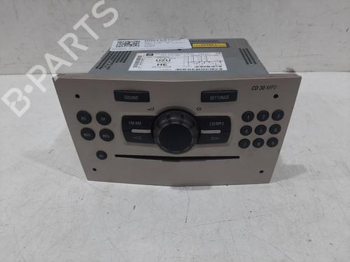 Used Radio VAUXHALL CORSA Mk III (D) (S07) 1.0 (L08) (60 hp) 29884139