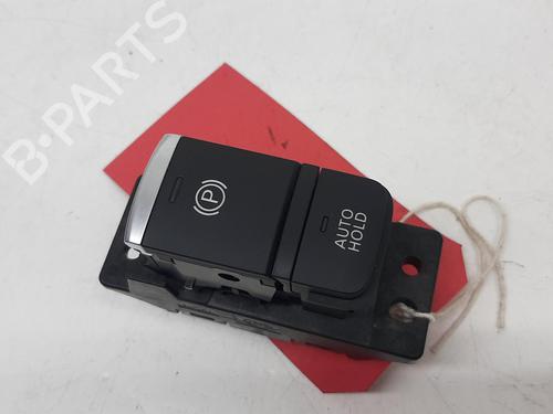 electric-handbrake-nissan-juke-f16_-2019-26757170 main image