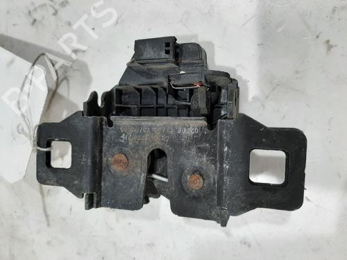 hood-lock-jaguar-i-pace-x590-2018-34478830 main image
