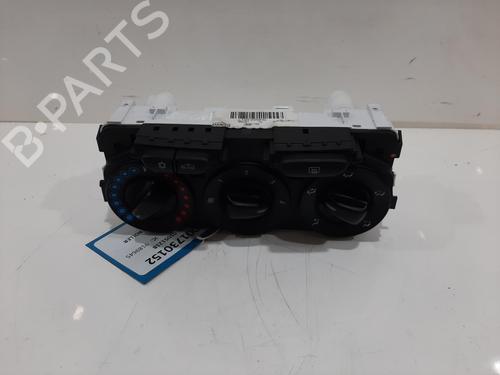 Used Climate control Climate control VAUXHALL CORSA Mk IV (E) (X15) 1.4 (75 hp) 36087422 36087422