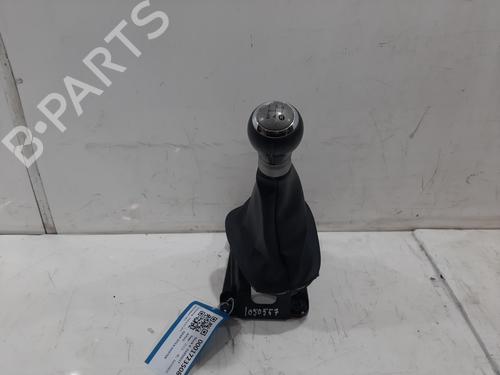 Used Gear lever Gear lever TOYOTA AYGO (_B1_) 1.0 (KGB10_, KGB10R) (68 hp) 35923348 35923348
