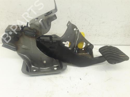Used Pedal RENAULT CAPTUR II (HF_) TCe 140 (HFN0) (140 hp) 26795046
