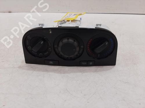 Used Climate control VAUXHALL CORSA Mk III (D) (S07) 1.4 (L08) (101 hp) 29496523
