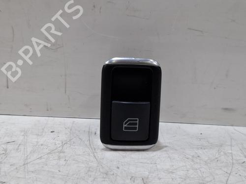 switch-mercedes-benz-cla-coupe-c117-2013-2014-2015-2016-2017-2018-2019-39515794 main image