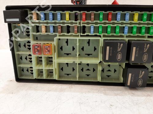 Fuse box LAND ROVER RANGE ROVER IV (L405) 4.4 SDV8 4x4 | BP30094718E1
