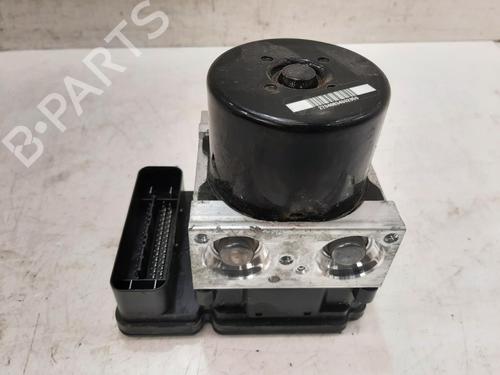 Used ABS pump ABS pump VOLVO V40 Hatchback (525) D2 (114 hp) 33318620 33318620