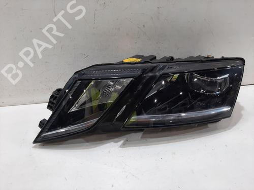 Lyskaster venstre SKODA OCTAVIA III Combi (5E5, 5E6) 1.5 TSI (150 hp) 30057817