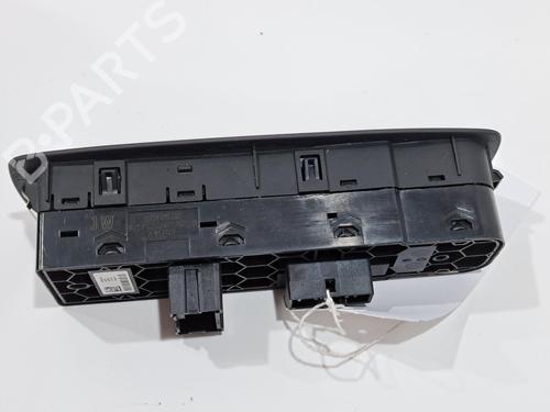 Switch RENAULT MEGANE IV Hatchback (B9A/M/N_) 1.5 dCi 110 (B9A3) | BP30324394I30