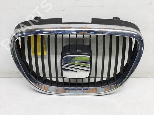 Used Grille SEAT ALTEA (5P1) 1.9 TDI (105 hp) 26841146